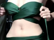 擁有完美乳房嫩妹 超能電磁爐神教教主